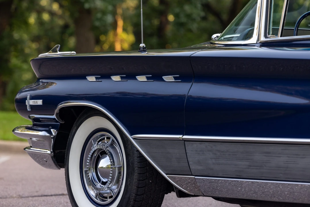 1960 Buick Electra - Image 26 of 31