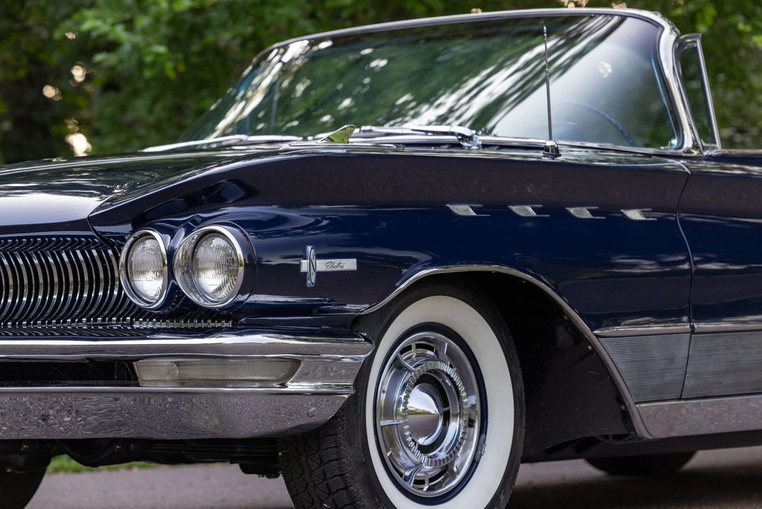 1960 Buick Electra - Image 24 of 31