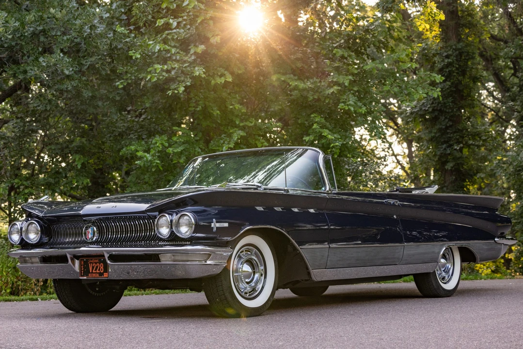 1960 Buick Electra - Image 2 of 31