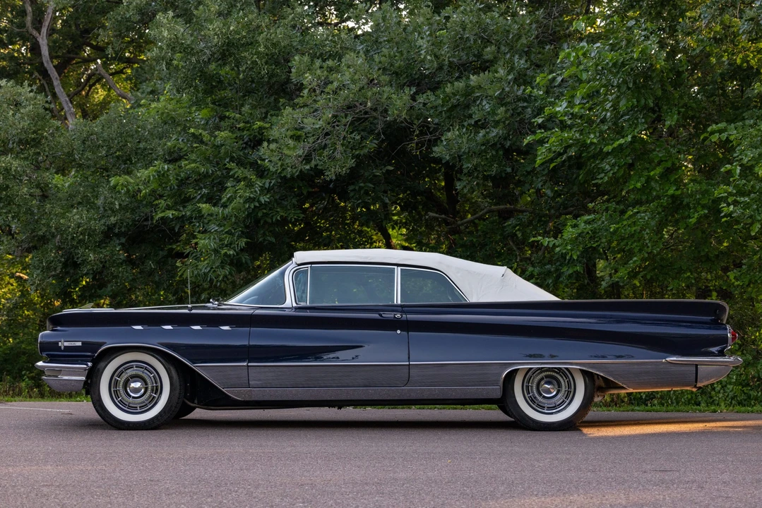 1960 Buick Electra - Image 16 of 31