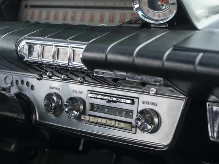 1960 Buick Electra - Image 18 of 31