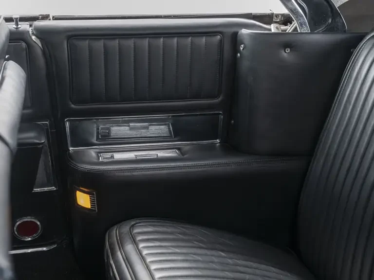 1960 Buick Electra - Image 25 of 31