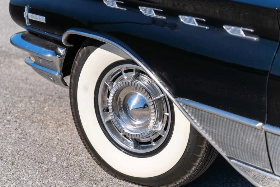 1960 Buick Electra - Image 9 of 28