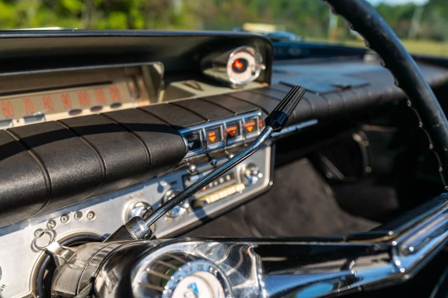 1960 Buick Electra - Image 24 of 28