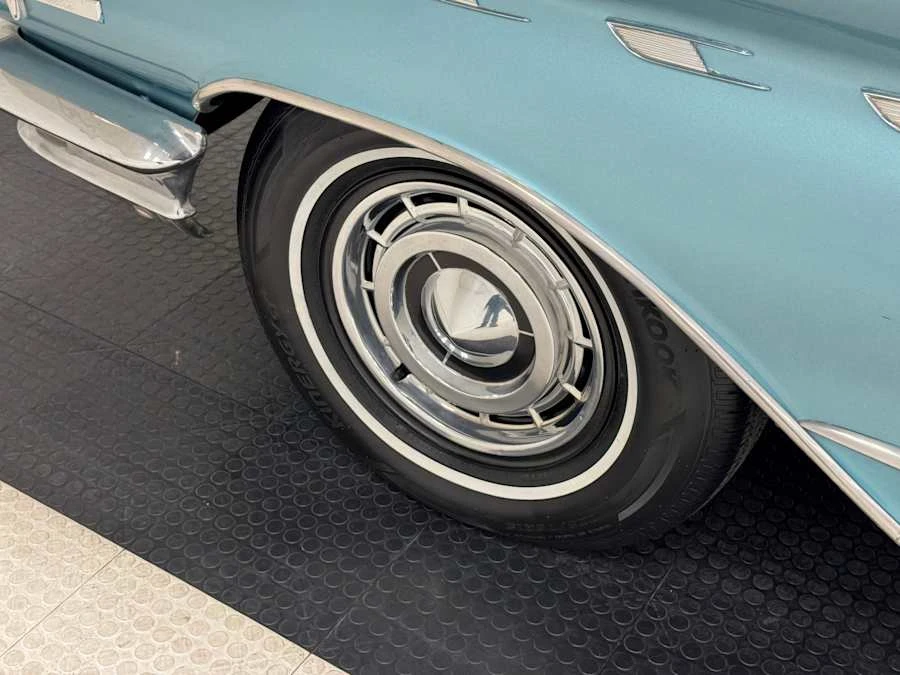 1960 Buick Electra - Image 16 of 31