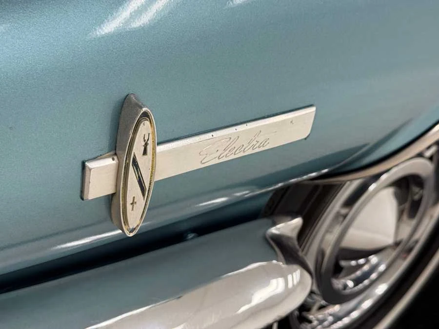 1960 Buick Electra - Image 15 of 31