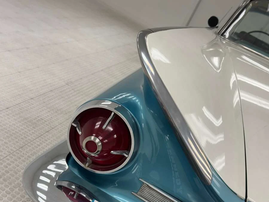 1960 Buick Electra - Image 10 of 31