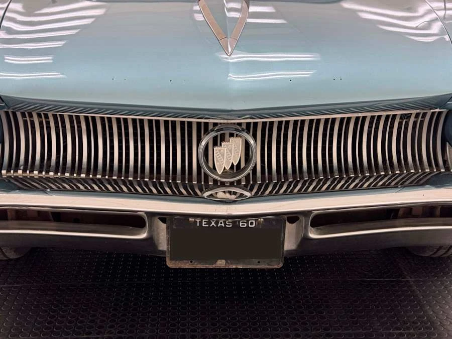 1960 Buick Electra - Image 13 of 31