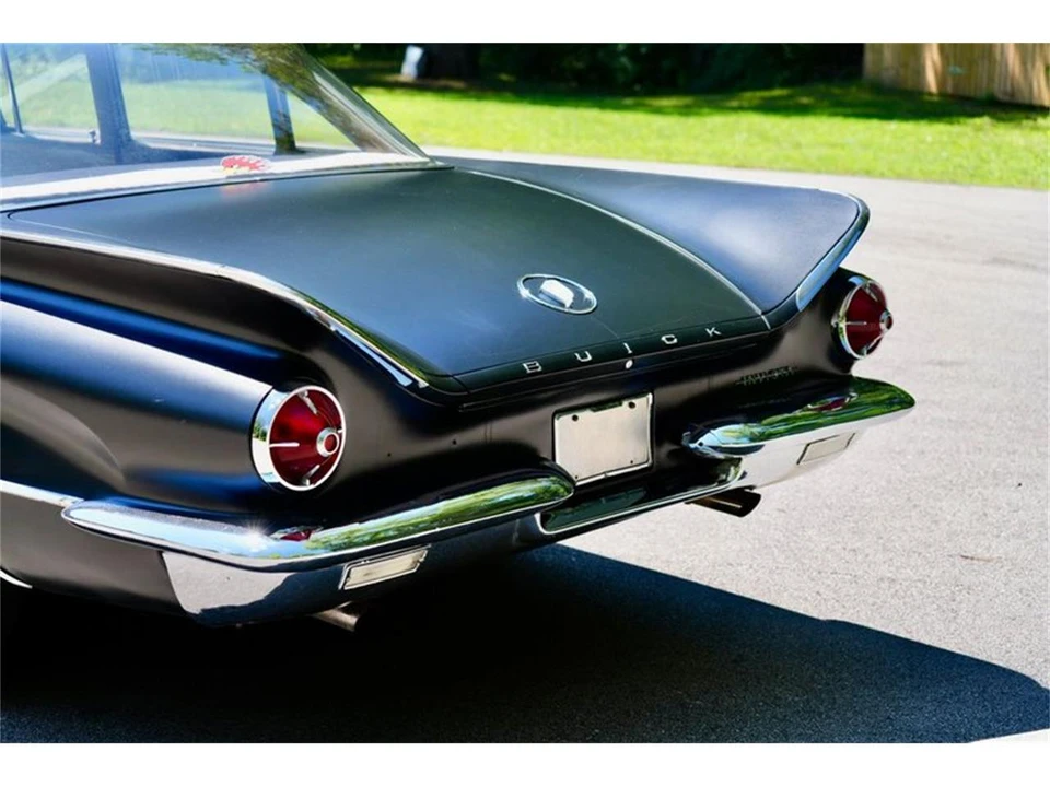 1960 Buick Invicta - Image 27 of 31