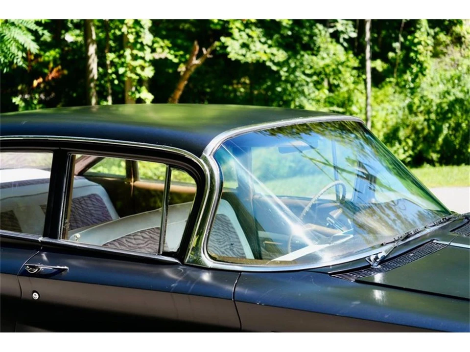 1960 Buick Invicta - Image 13 of 31