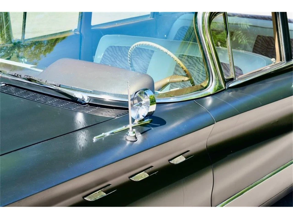 1960 Buick Invicta - Image 19 of 31