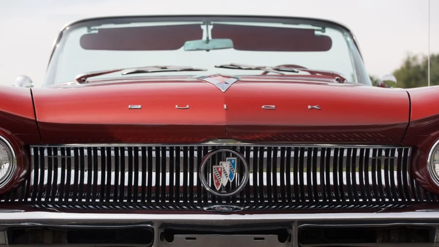 1960 Buick Invicta - Image 9 of 12