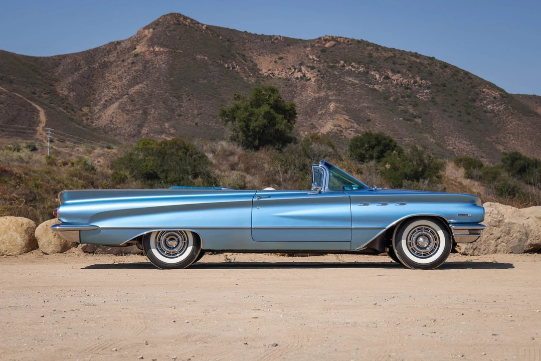 1960 Buick Invicta - Image 13 of 31