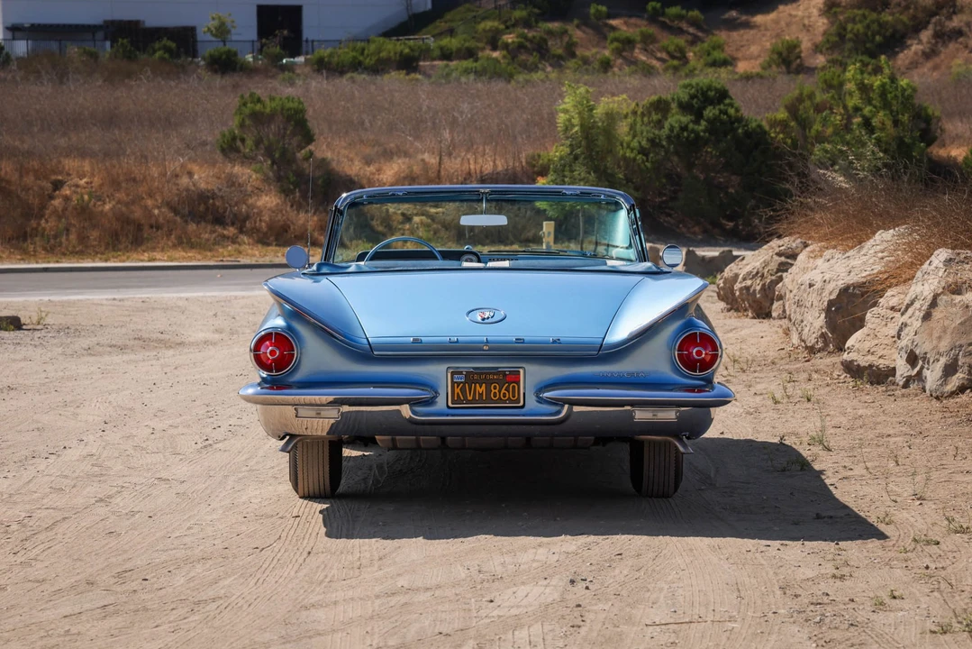 1960 Buick Invicta - Image 9 of 31
