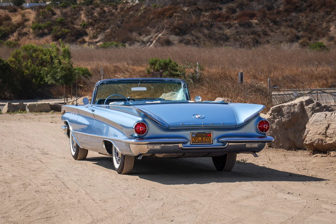 1960 Buick Invicta - Image 8 of 31