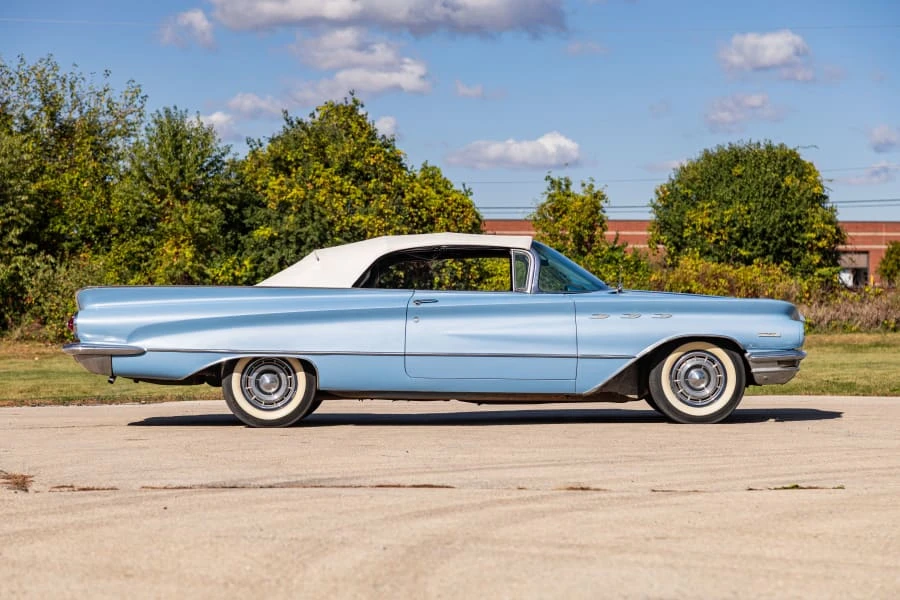 1960 Buick Invicta - Image 20 of 31