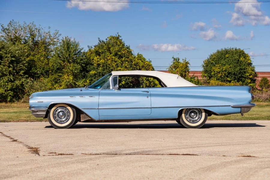 1960 Buick Invicta - Image 2 of 31