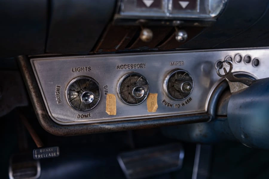 1960 Buick Invicta - Image 25 of 31