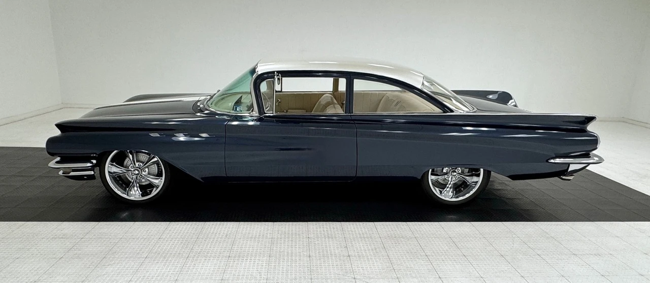 1960 Buick LeSabre - Image 2 of 12