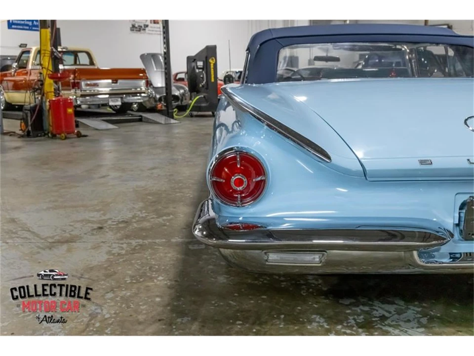 1960 Buick LeSabre - Image 20 of 31