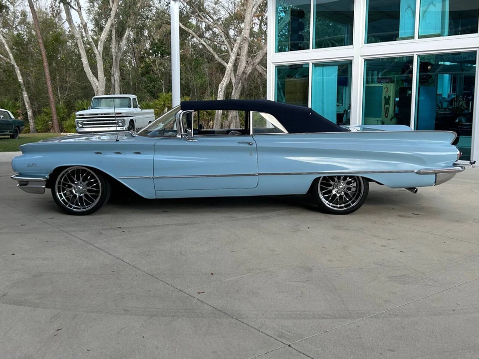 1960 Buick LeSabre - Image 19 of 21