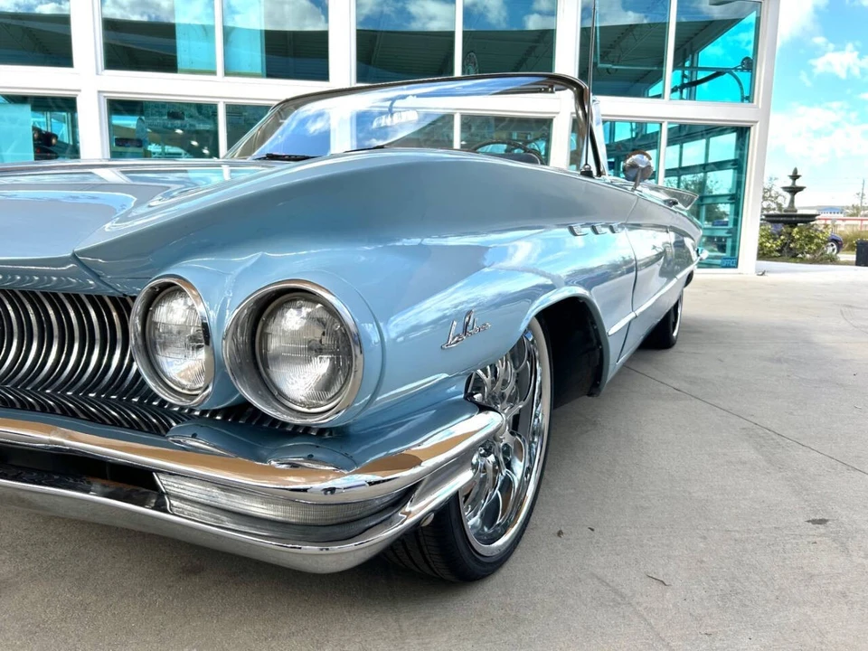 1960 Buick LeSabre - Image 9 of 21