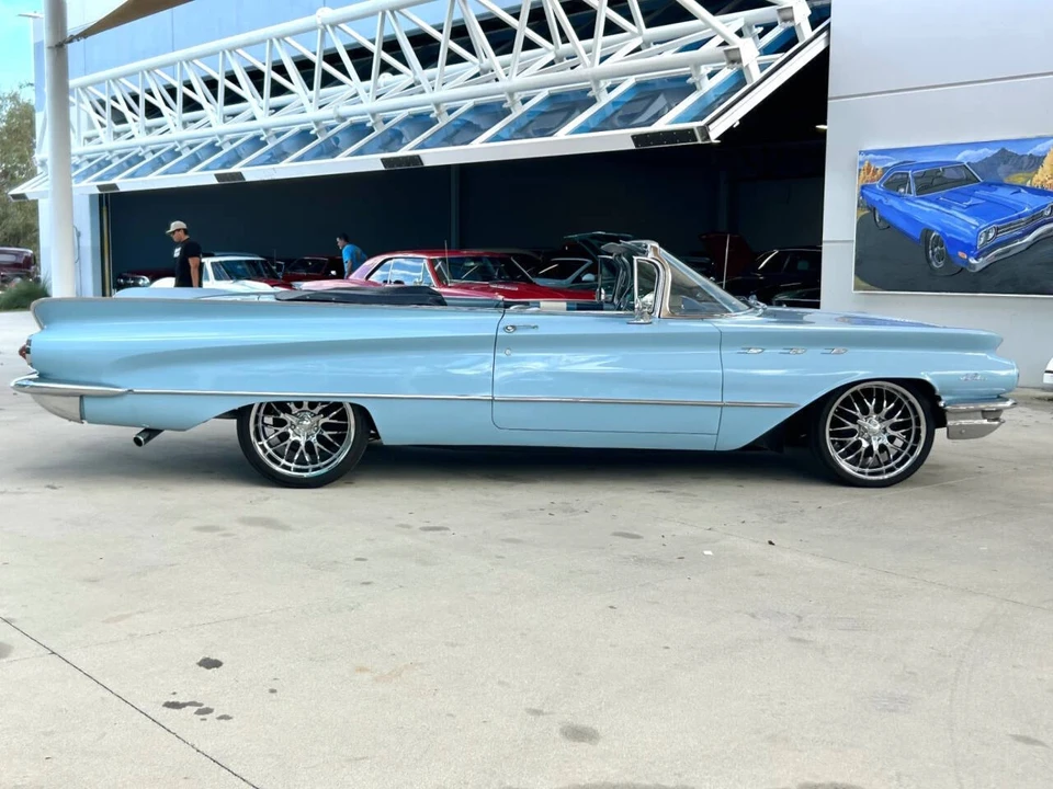1960 Buick LeSabre - Image 3 of 21