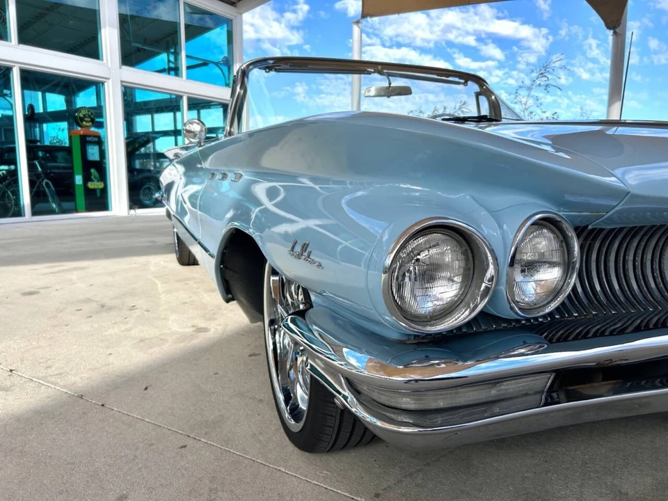 1960 Buick LeSabre - Image 16 of 21