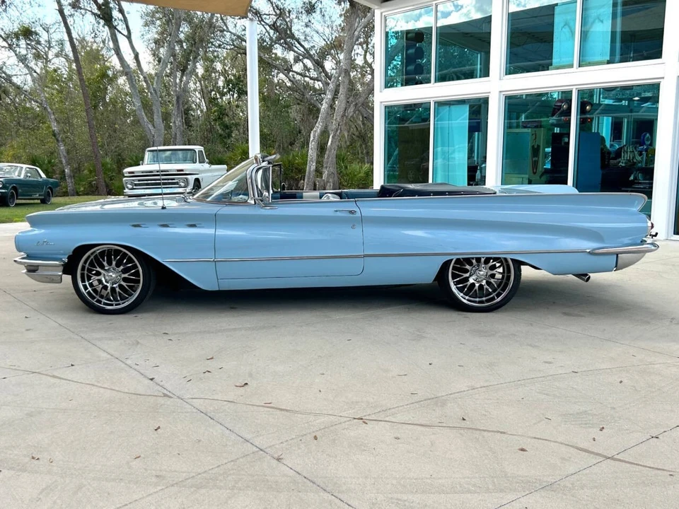 1960 Buick LeSabre - Image 7 of 21