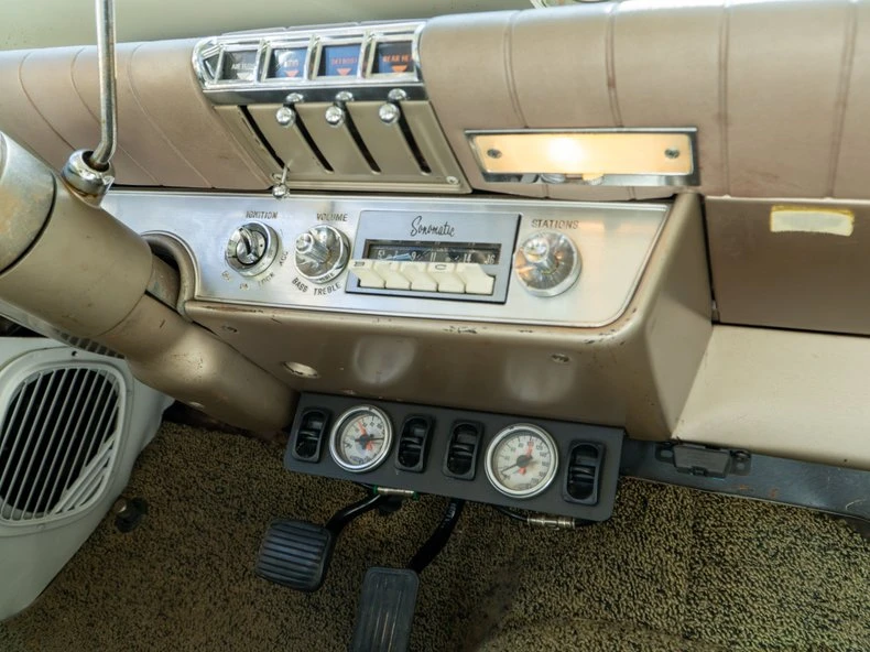 1960 Buick LeSabre - Image 22 of 31