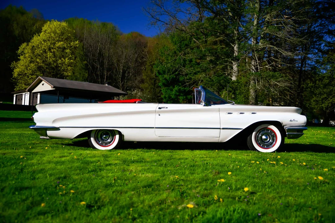 1960 Buick LeSabre - Image 6 of 31