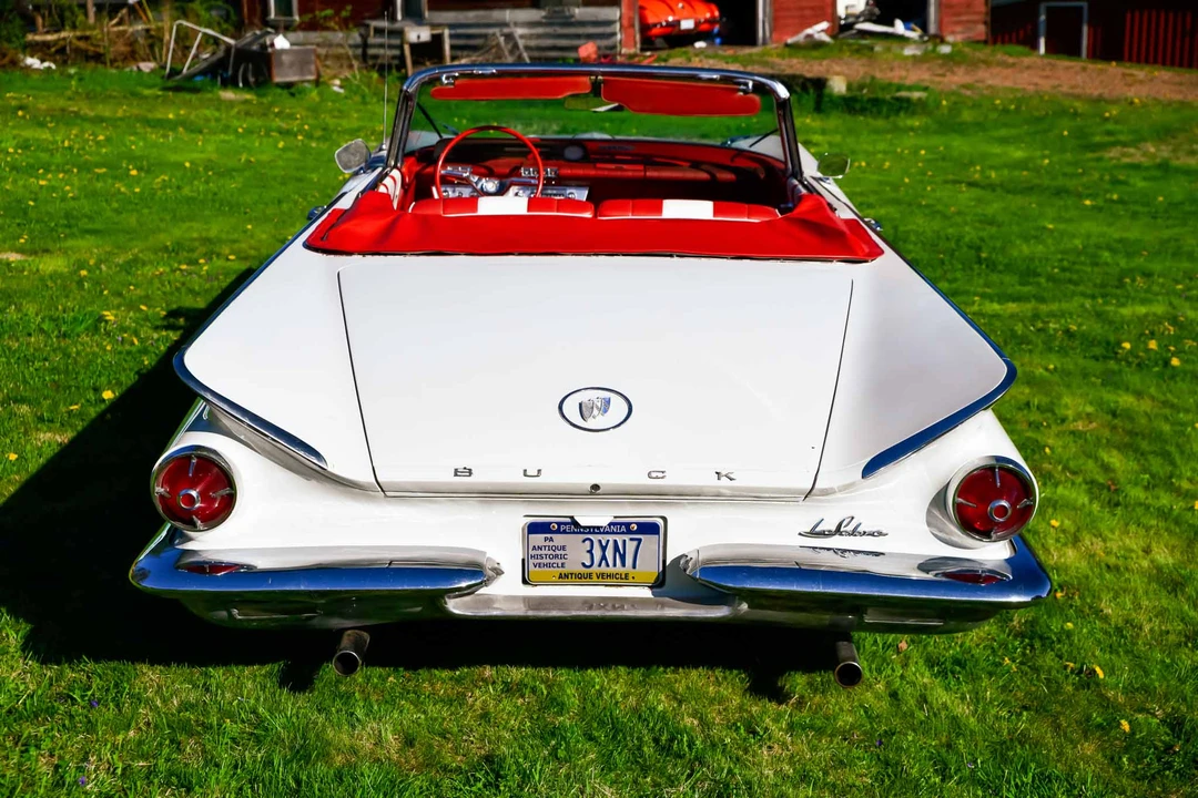 1960 Buick LeSabre - Image 10 of 31