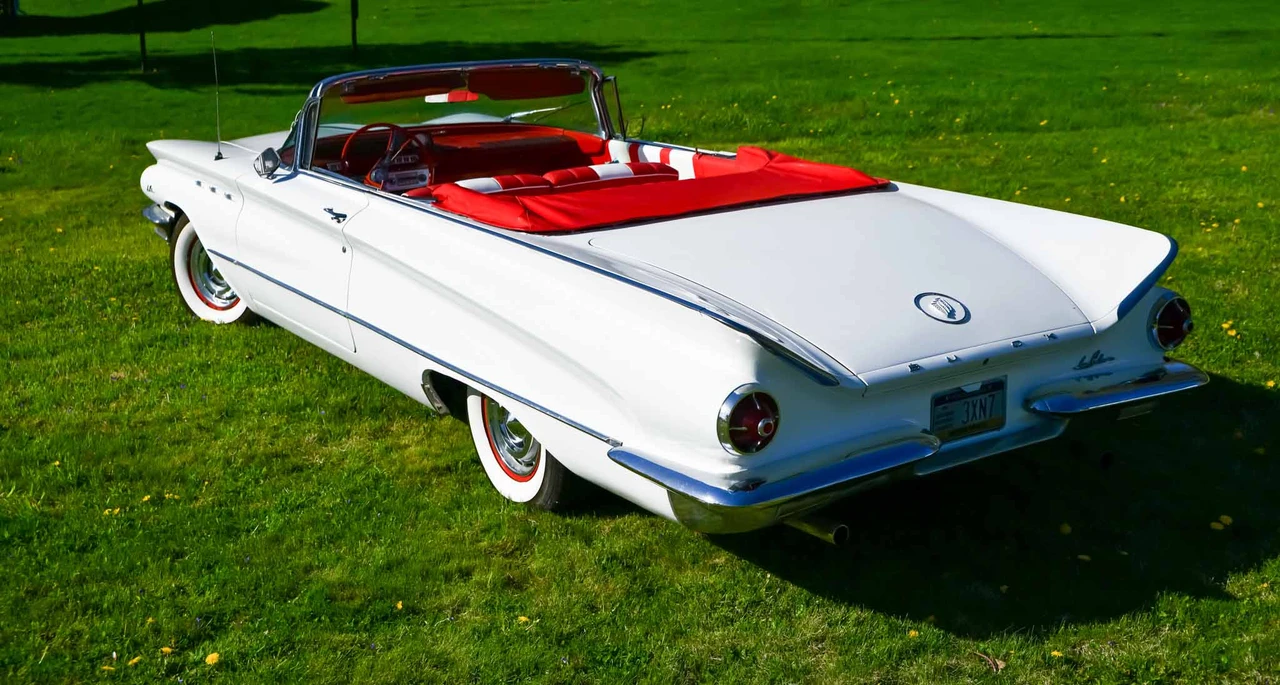 1960 Buick LeSabre - Image 9 of 31