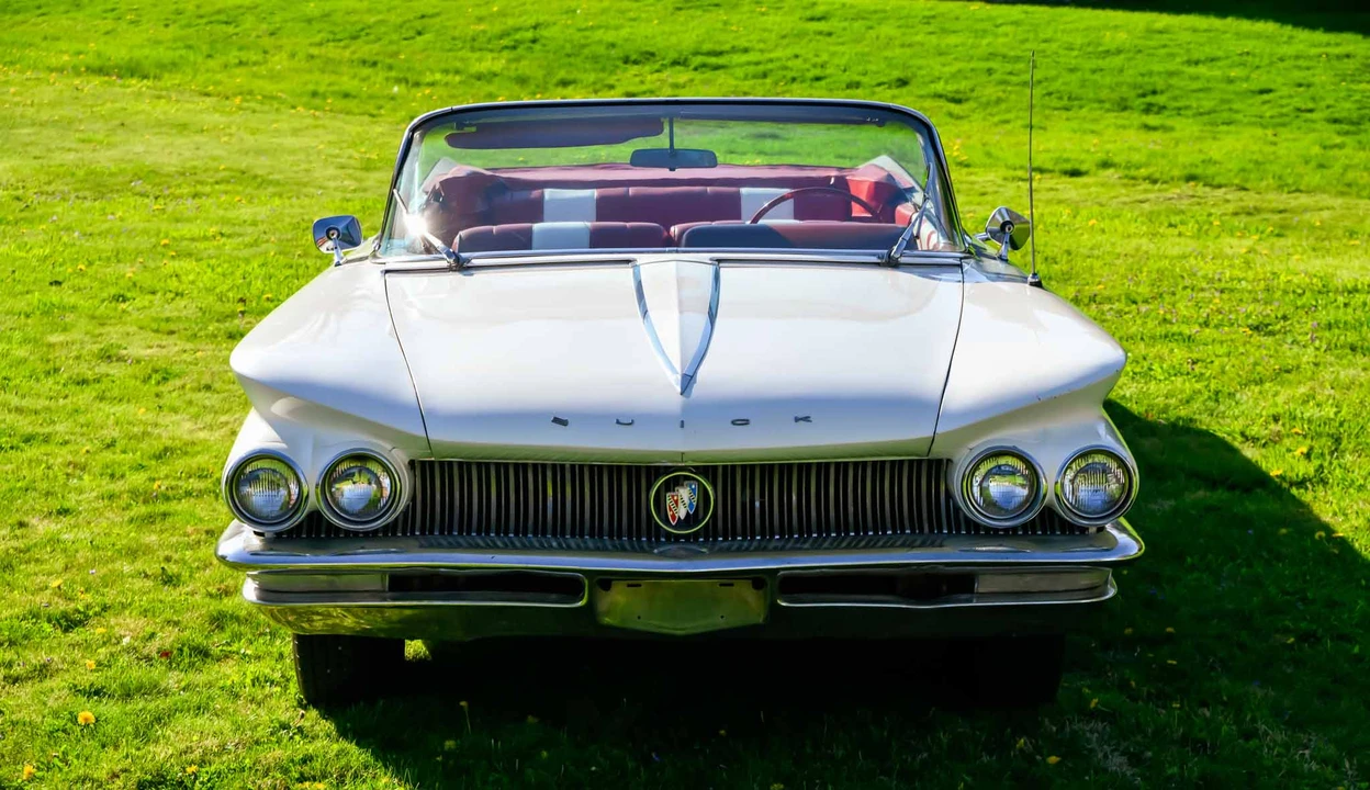 1960 Buick LeSabre - Image 5 of 31