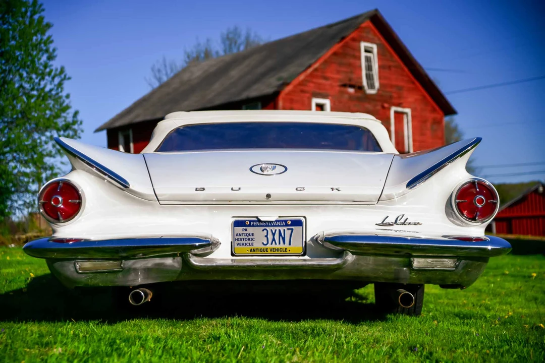 1960 Buick LeSabre - Image 16 of 31