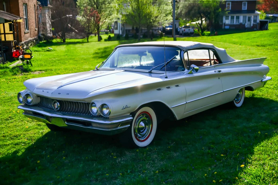 1960 Buick LeSabre - Image 13 of 31