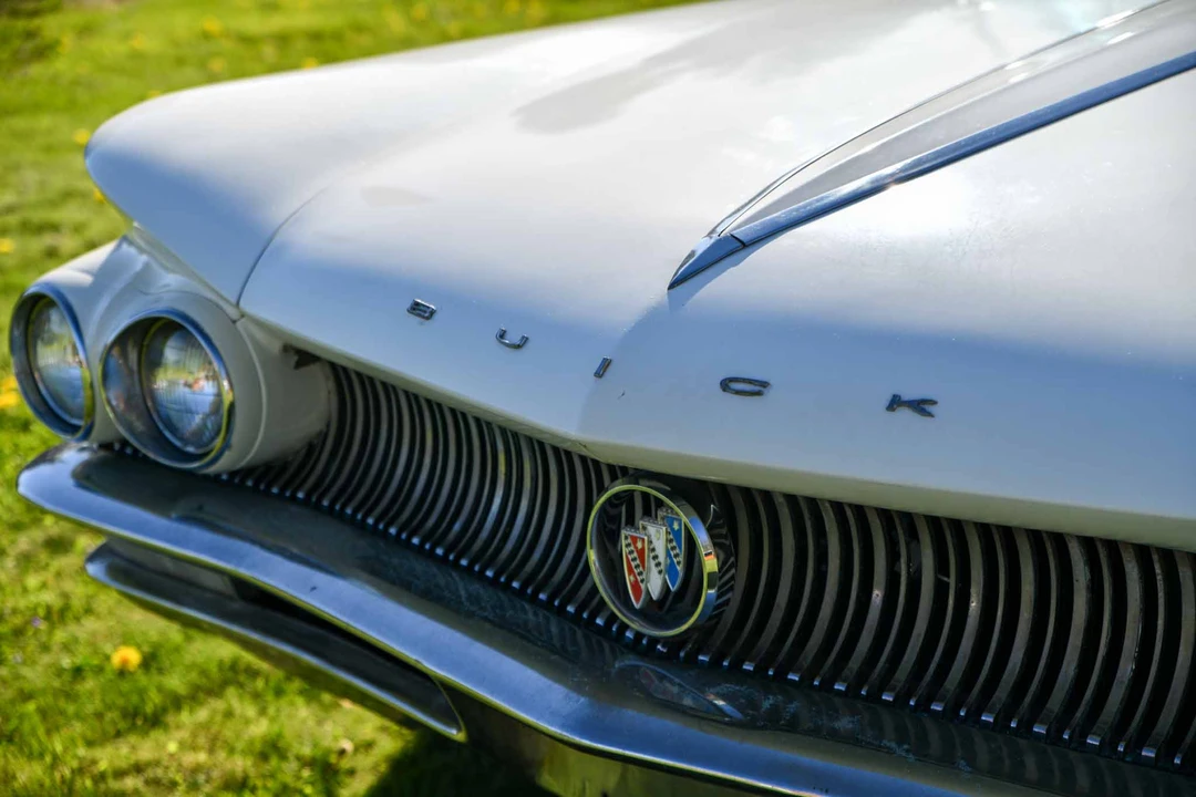 1960 Buick LeSabre - Image 26 of 31