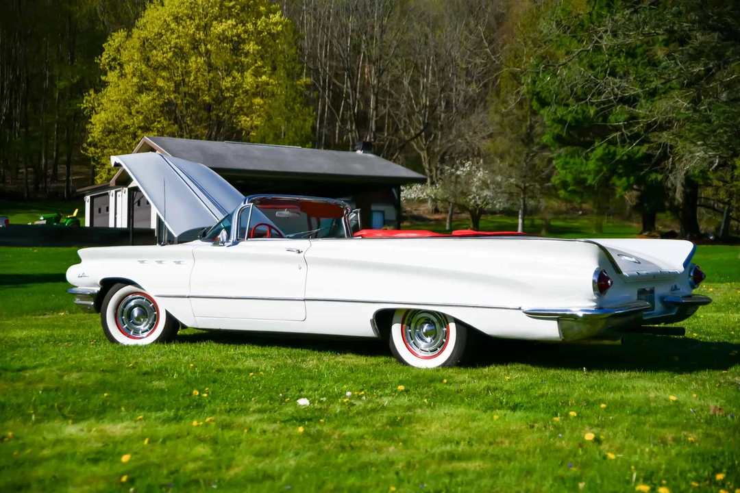 1960 Buick LeSabre - Image 18 of 31