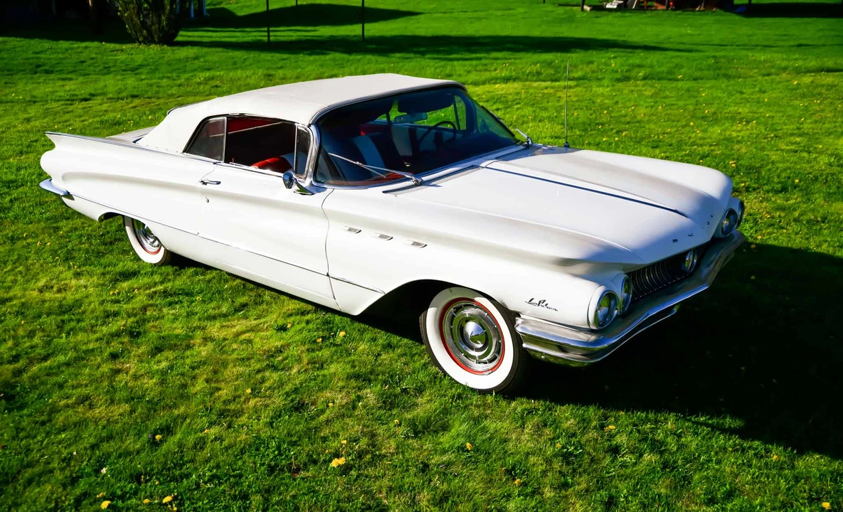 1960 Buick LeSabre - Image 11 of 31