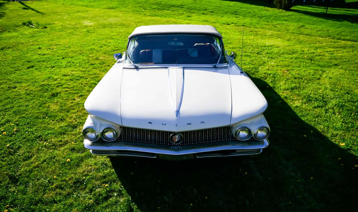 1960 Buick LeSabre - Image 12 of 31