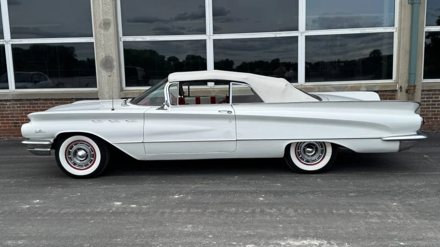 1960 Buick LeSabre - Image 2 of 8