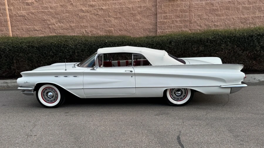 1960 Buick LeSabre - Image 2 of 5