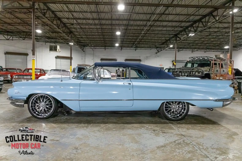 1960 Buick LeSabre - Image 13 of 31