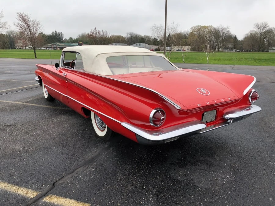 1960 Buick LeSabre - Image 2 of 11