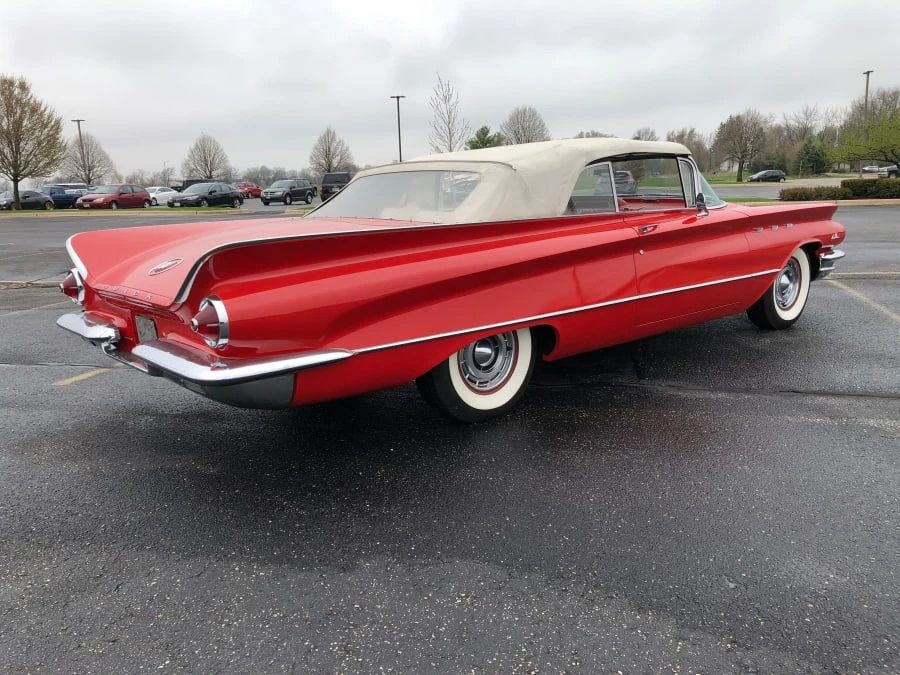 1960 Buick LeSabre - Image 10 of 11