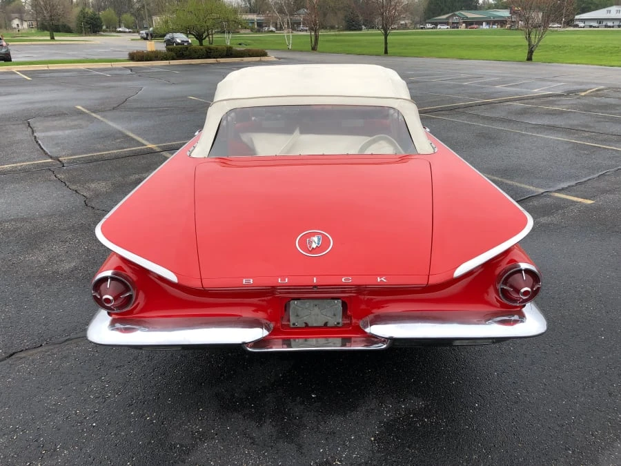 1960 Buick LeSabre - Image 7 of 11