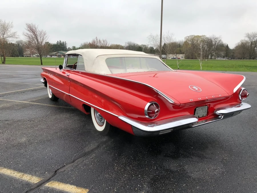 1960 Buick LeSabre - Image 9 of 11