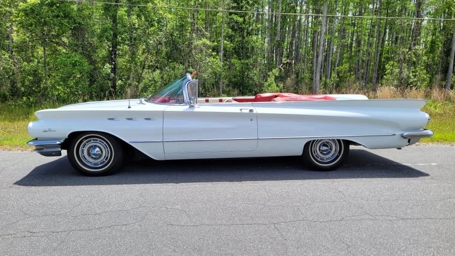 1960 Buick LeSabre - Image 2 of 31