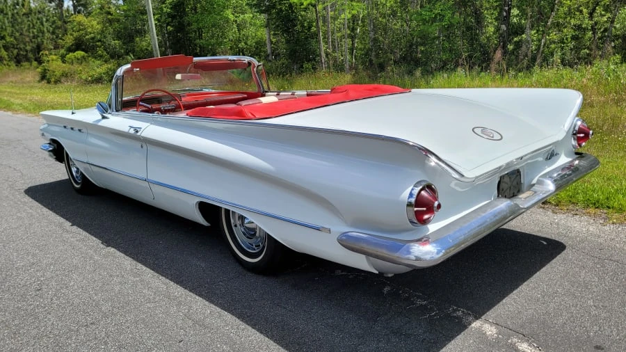1960 Buick LeSabre - Image 3 of 31