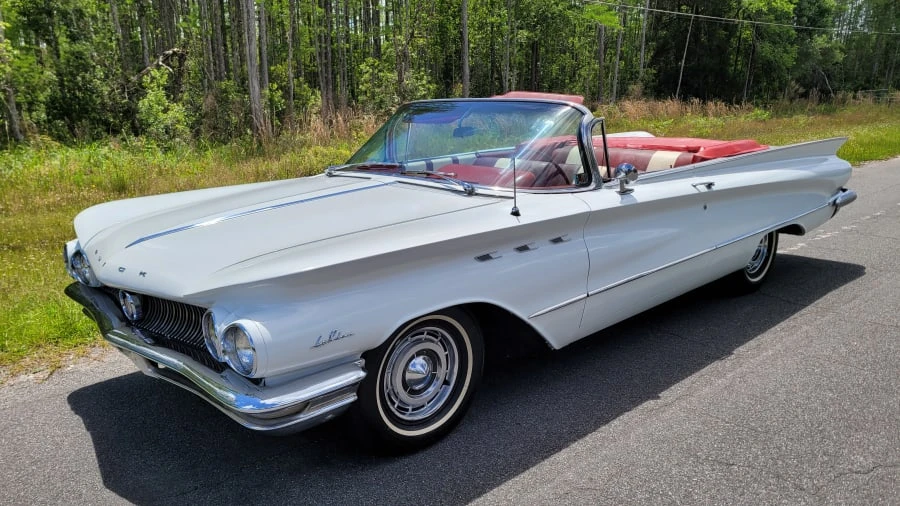 1960 Buick LeSabre - Image 10 of 31